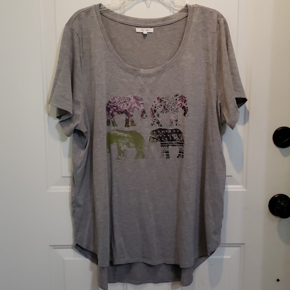 Elephant print casual tee